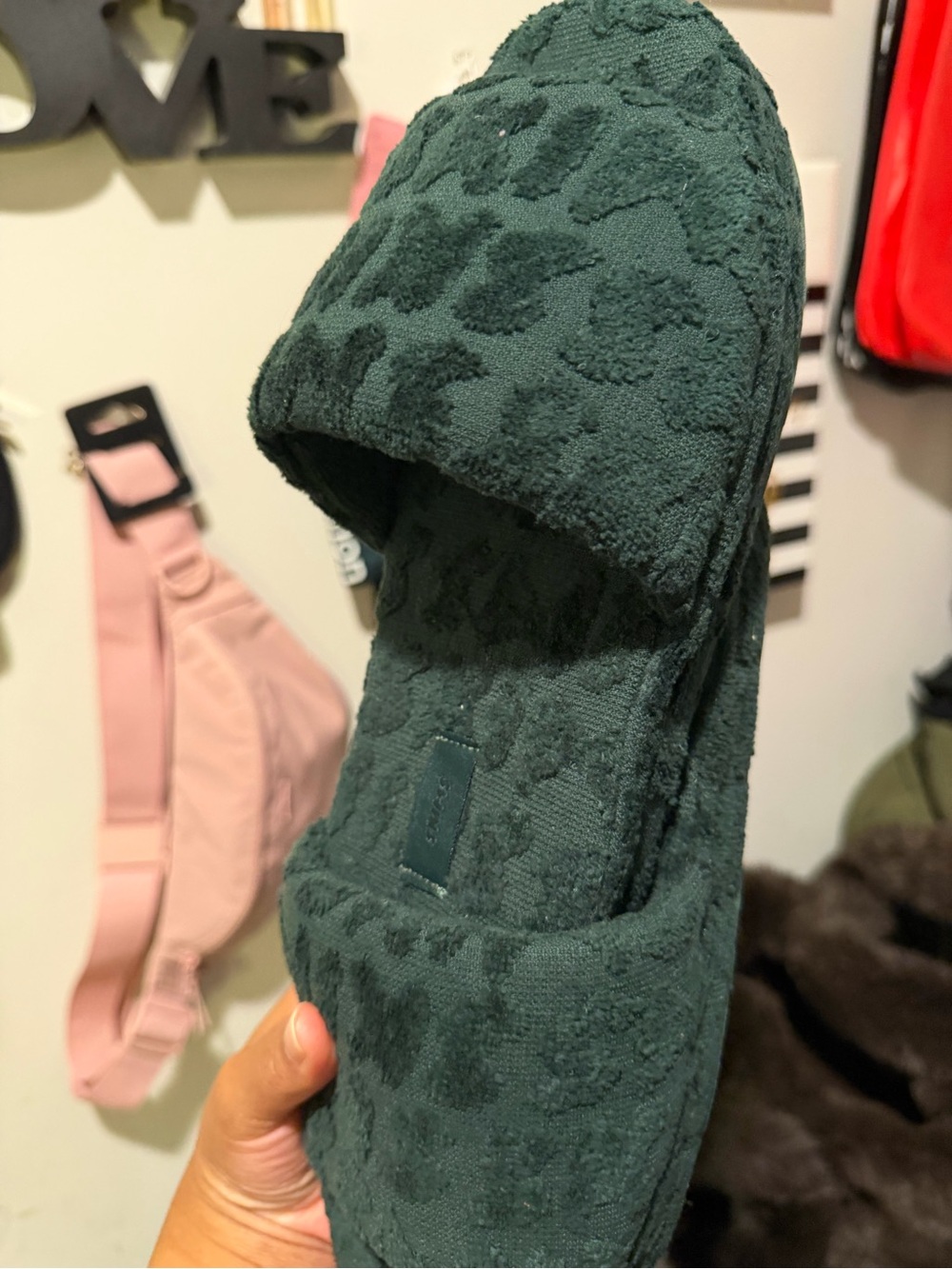 SKIMS Plush Leopard-Textured Slide Sandals in Dark Green